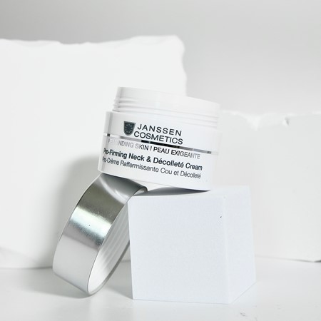 JETZT NEU: Pro-Firming Neck & Décolleté Cream – Luxuspflege für besondere Ansprüche