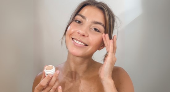 Die perfekte Make-up-Routine für strahlende Haut am Valentinstag