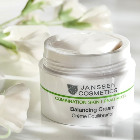 Soin de printemps pour ta peau - Préparée de manière optimale avec une cosmétique professionnelle à base de substances actives