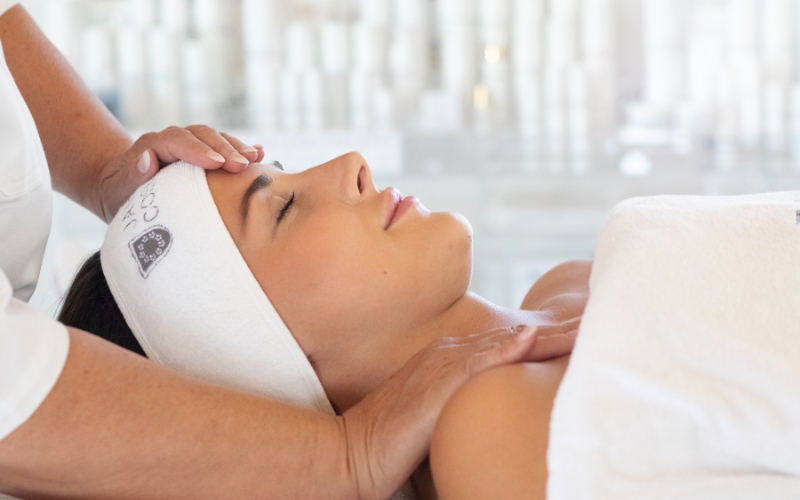 Beautician's day: skin care with system & effect