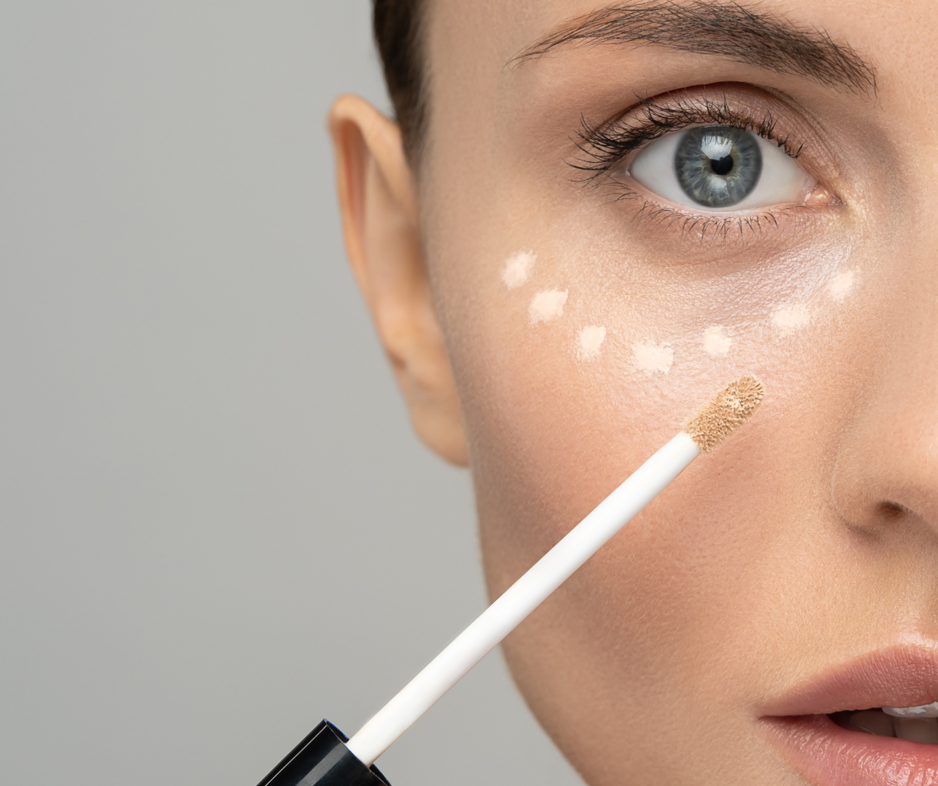 Augenringe kaschieren