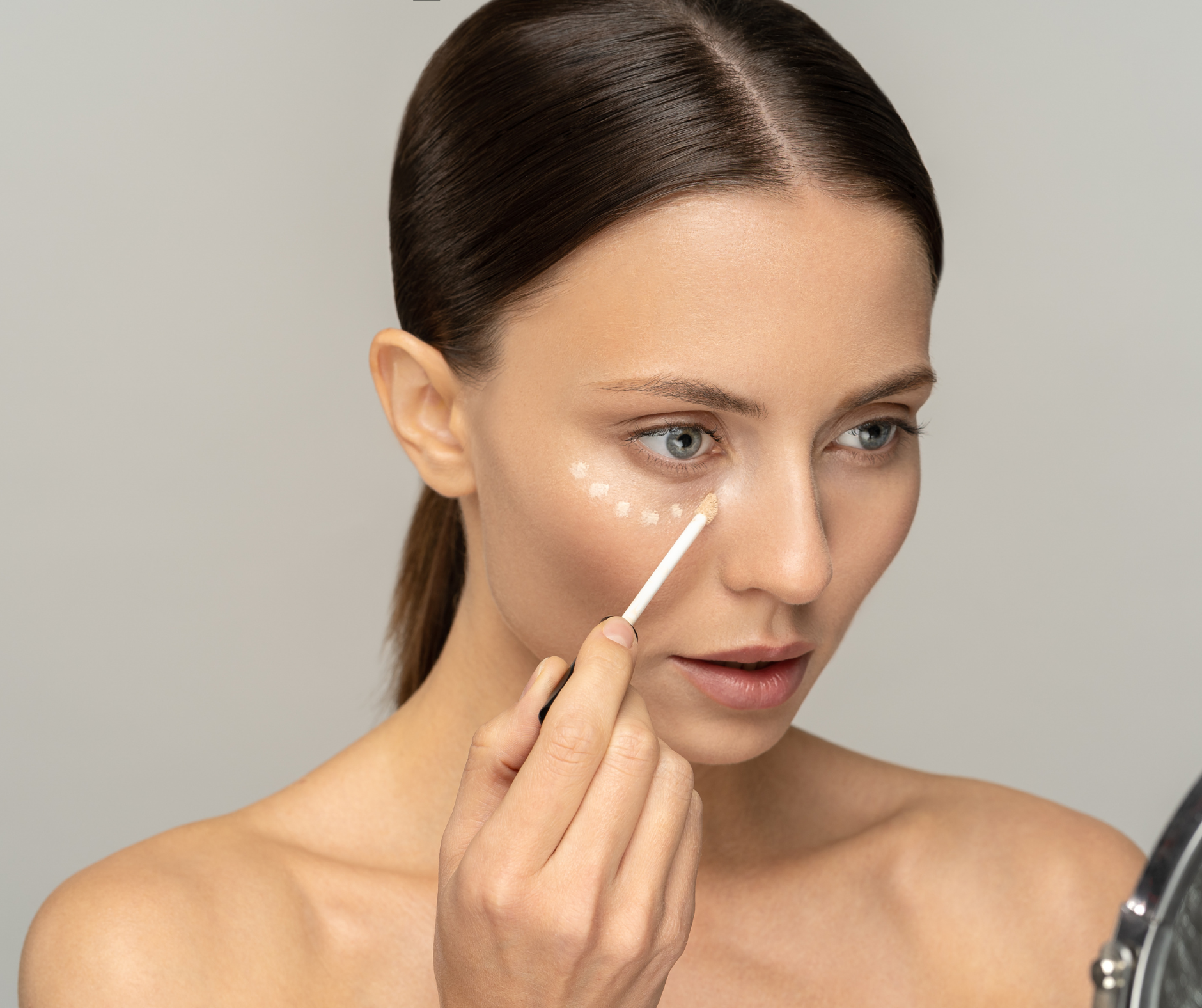 Concealer richtig auftragen bei Augenringen